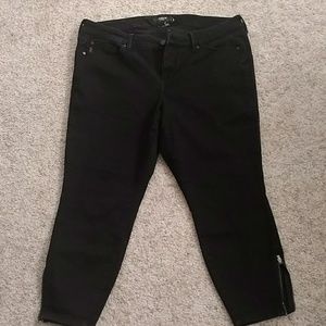 Black skinny jeans